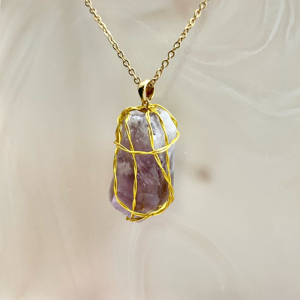 Natural Brazilian Amethyst Crystal
Gold Wire Wrapped necklace P36